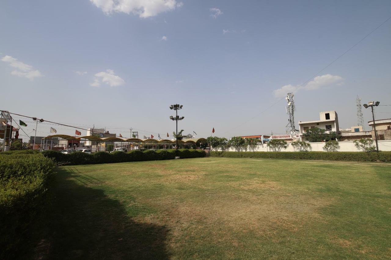 Hotel Deep Palace Jind Εξωτερικό φωτογραφία
